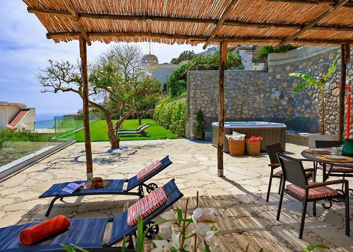 Villa Mimina - Exclusive Villa With Garden, Jacuzzi And Sea View