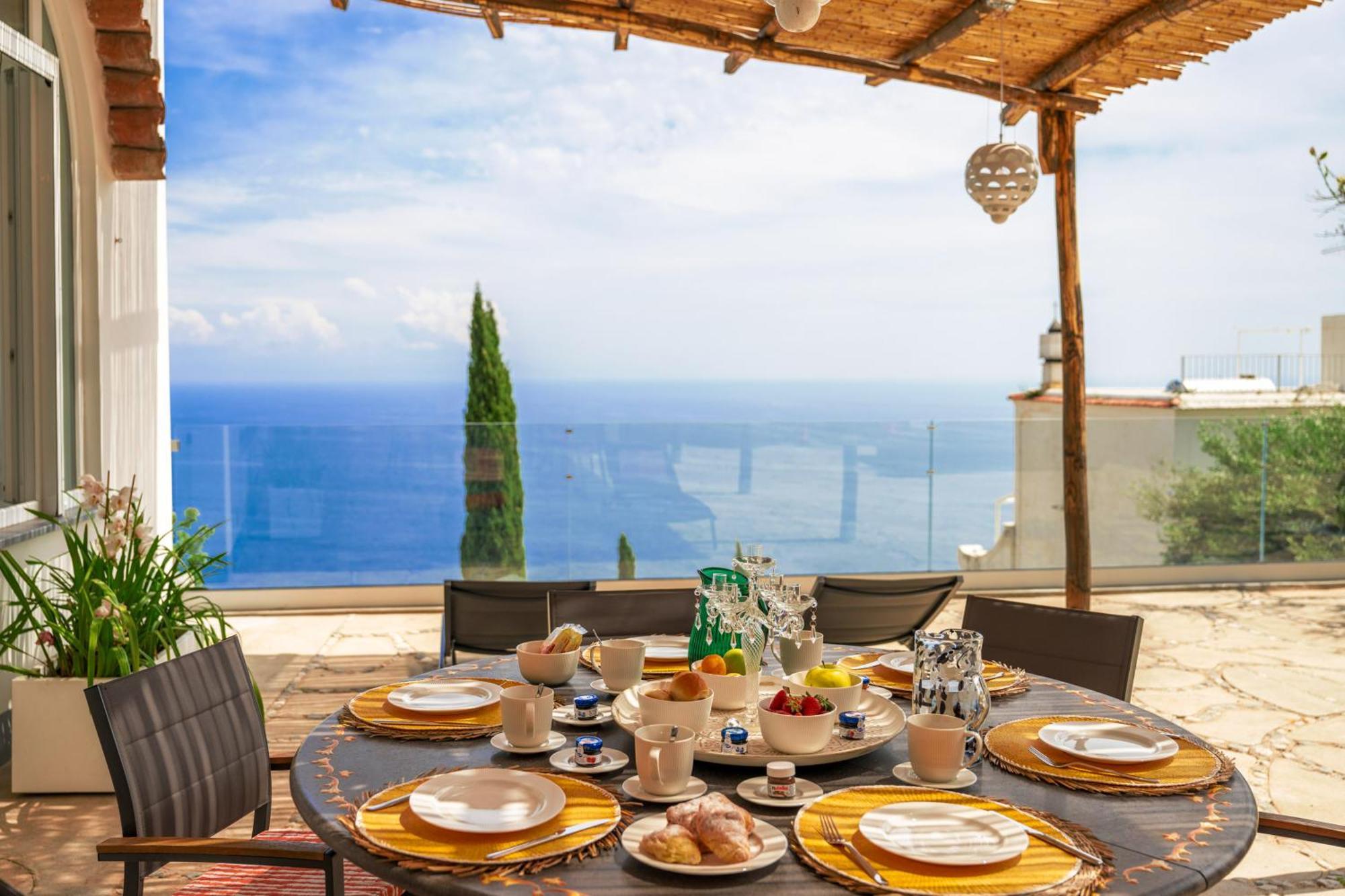 Villa Mimina - Exclusive With Garden, Jacuzzi And Sea View Praiano